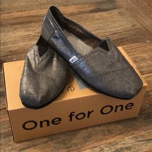 Toms canvas shoes